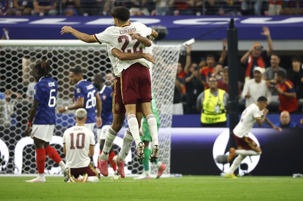 Los goles de España contra Francia hicieron vibrar el suelo en Sabadell (Barcelona)