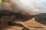 El viento complica la extinción del incendio con gran "potencial de destrucción" que ha obligado a evacuar Orés, Asín, Luesia y Malpica de Arba (Zaragoza)