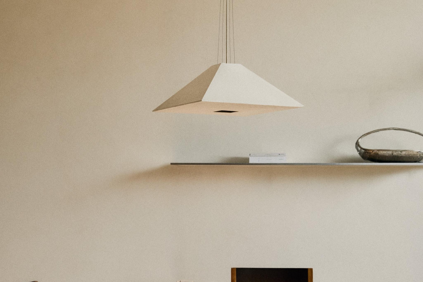 Los 8 productos más buscados de las rebajas de Zara Home para dar un aire nuevo a tu casa: espejos, lámparas y camisones