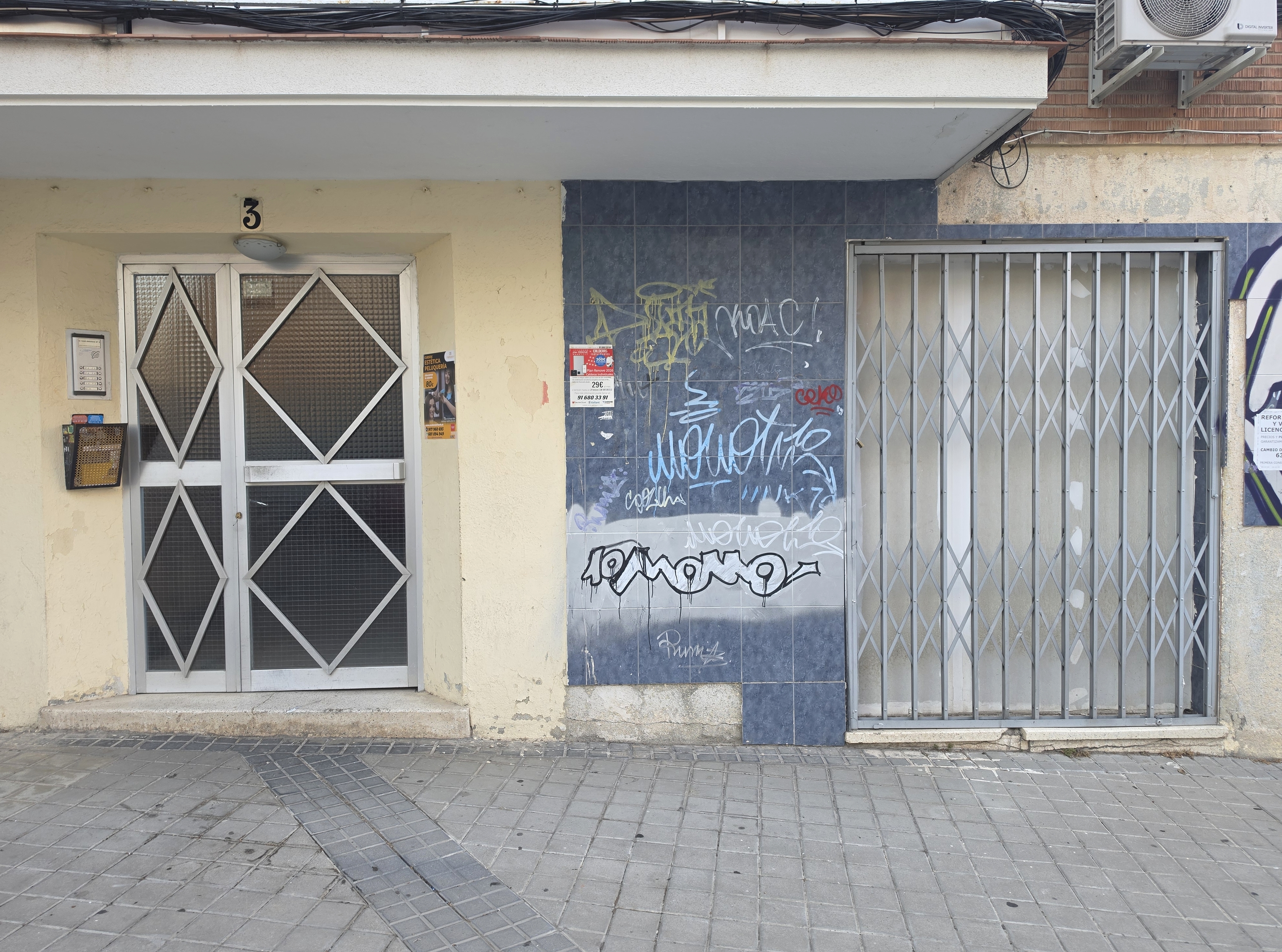 Agresión sexual, drogas y apuñalamientos en el bar 'maldito', y ahora okupado, de Leganés: "Les hemos intentado dar dinero, pero no quieren salir"