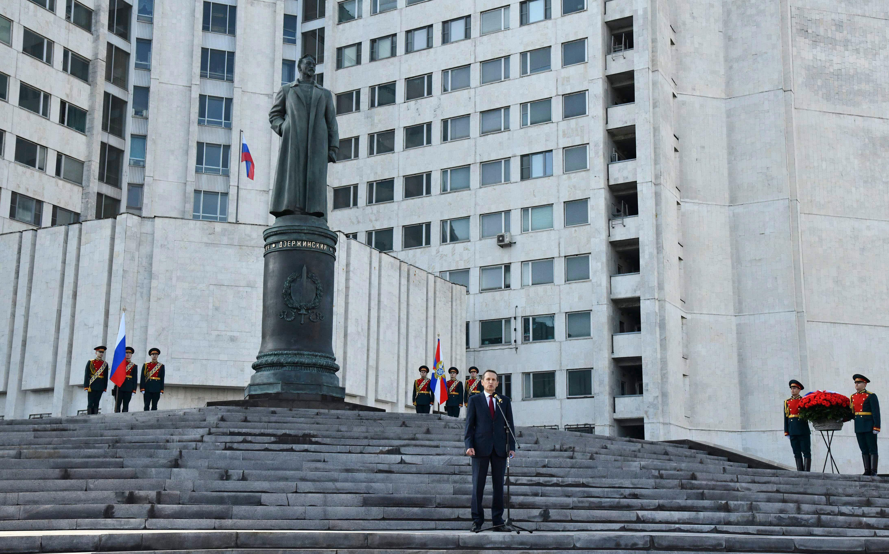 Los espías de la Cheka toman el mando para salvar a Putin: "Los servicios secretos son ahora una banda, se han degradado"