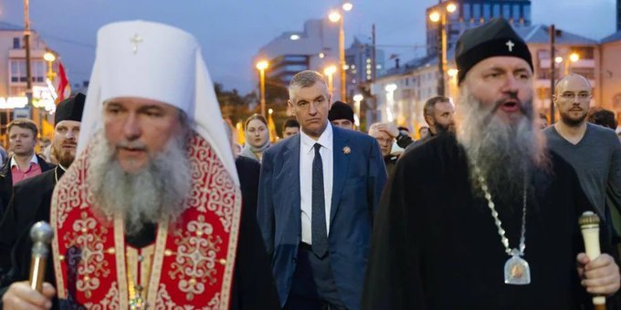 Decenas de miles de nostálgicos de la Monarquía rusa participan en la procesión anual en homenaje al zar Nicolás II