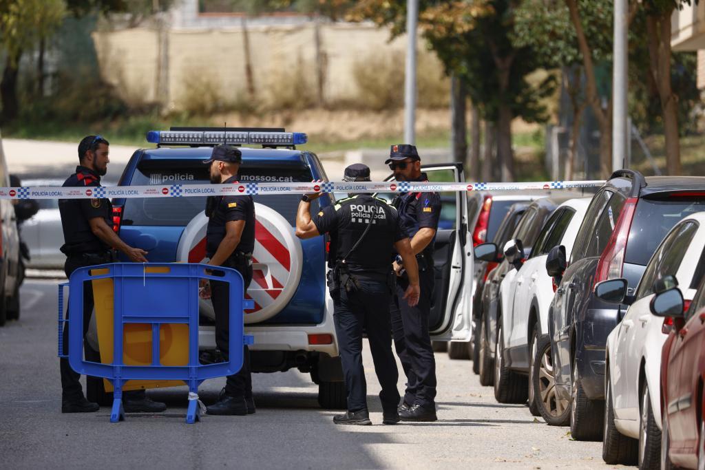 Los Mossos buscan un hombre por intentar quemar la casa de su expareja y su hijo en Tossa de Mar (Girona)