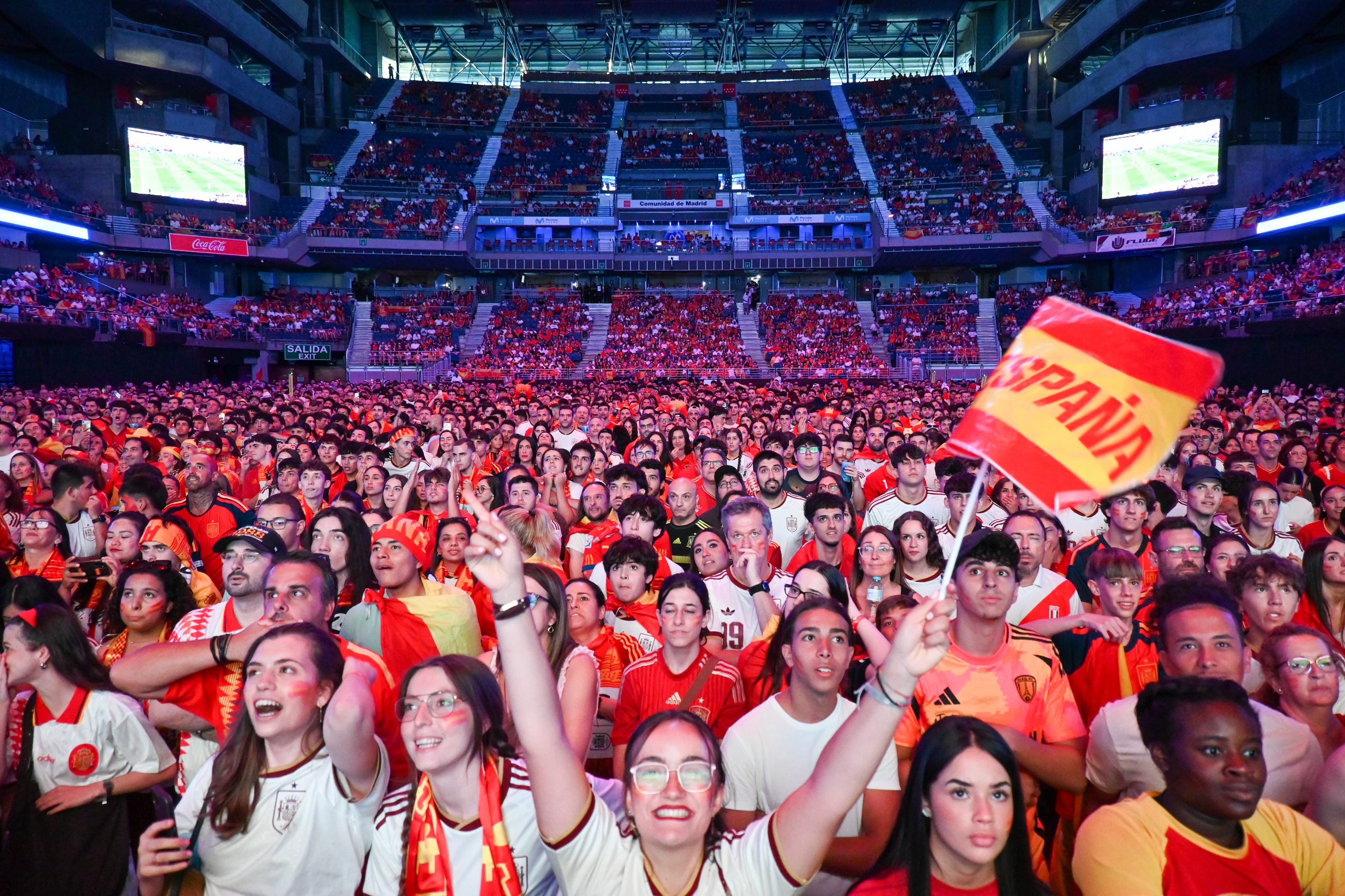15.000 personas rugen en el Movistar Arena para animar a la selección: "Queremos ser testigos de la historia"