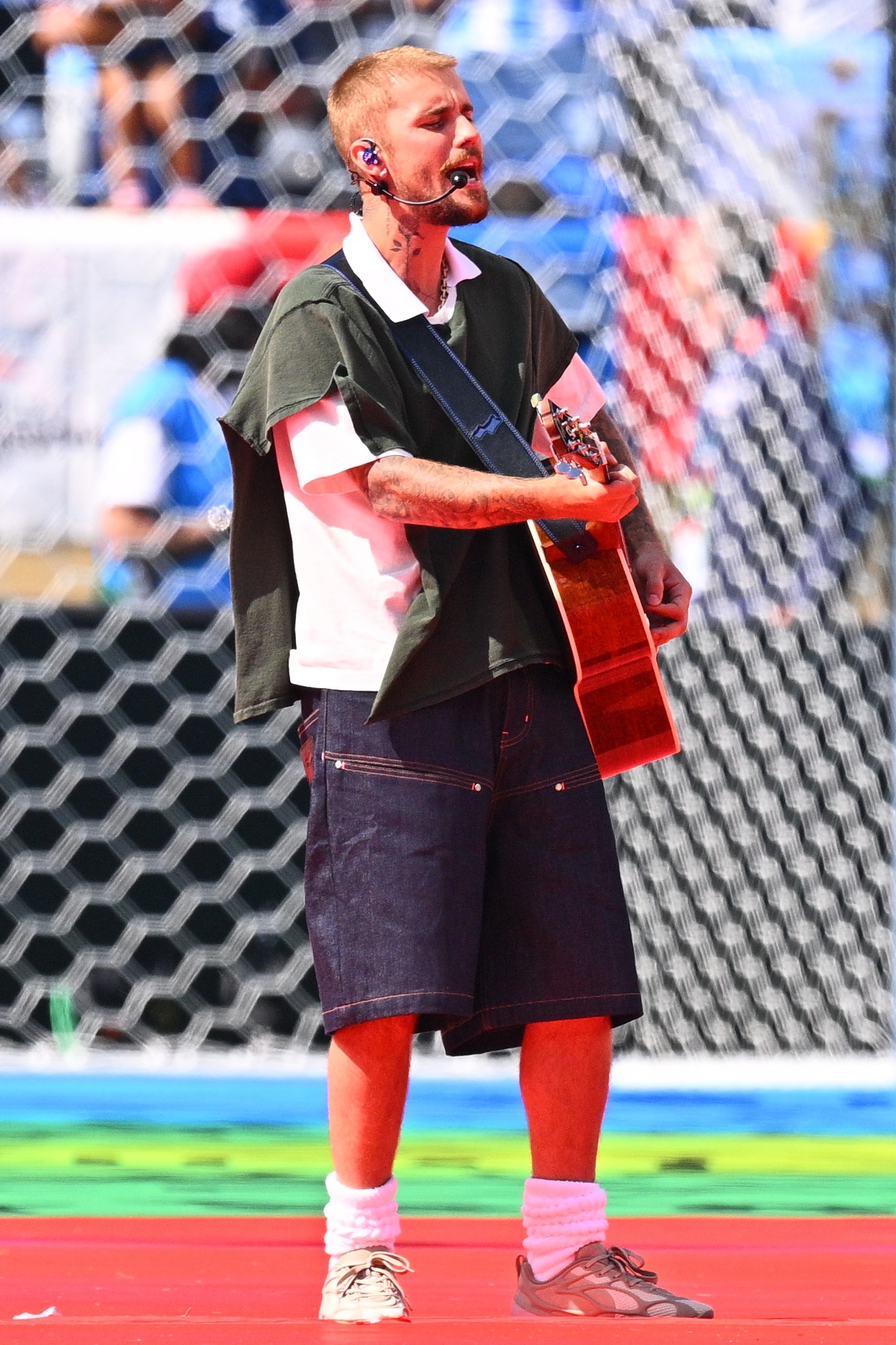 Justin Bieber reaparece por todo lo alto: del ping-pong sin camiseta a su esperado regreso en la final del Mundial