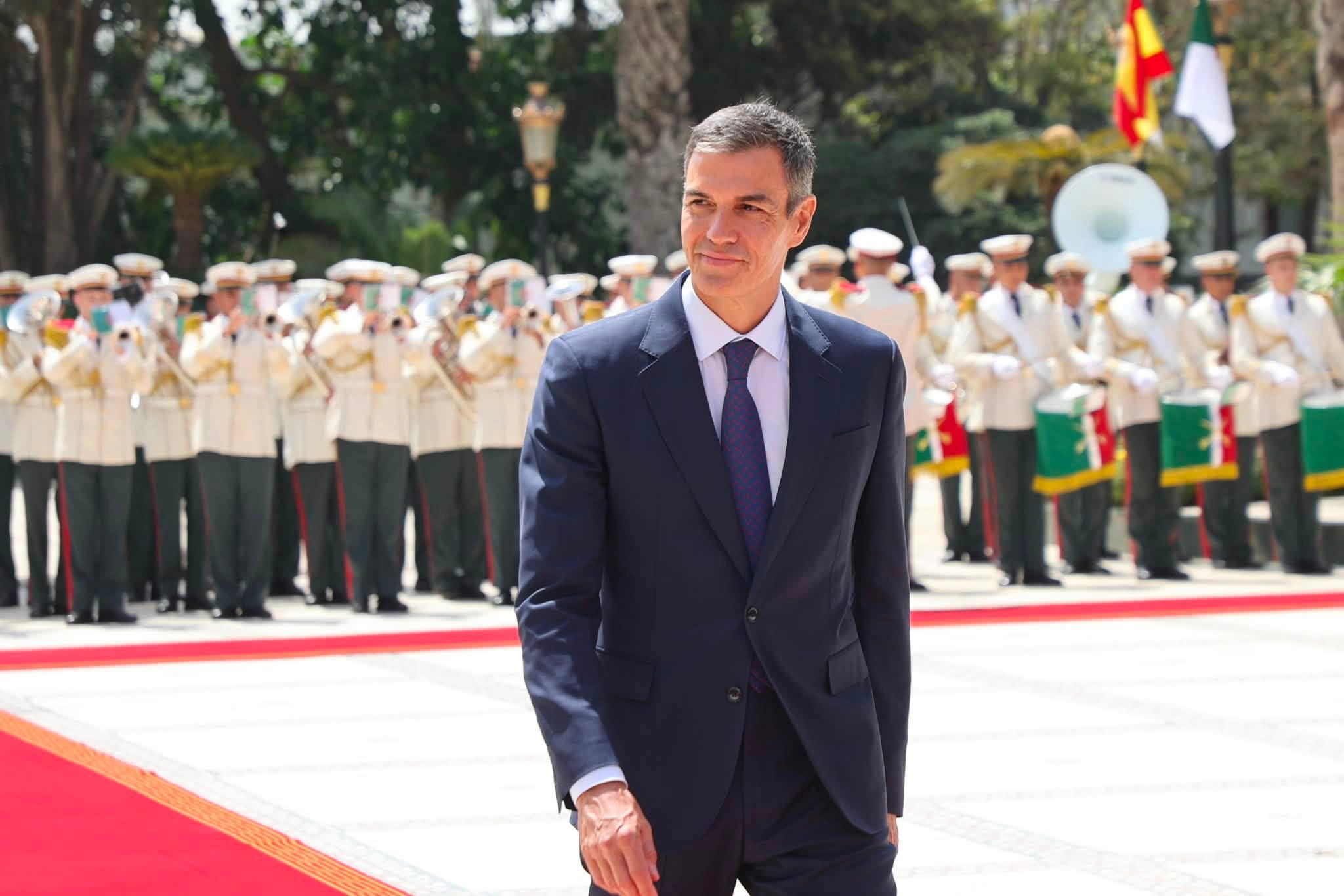 Sánchez celebra desde Argelia el triunfo de España en el Mundial: "Es una victoria de todos los españoles"