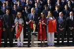 Un pasillo de honor, jugadores de traje y la Familia Real de rojo, los Reyes celebran el triunfo en el Mundial: "Habéis ganado con gallardía"