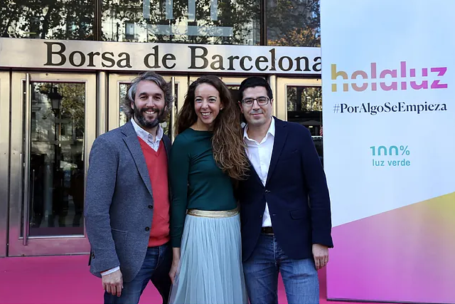 Holaluz presenta sus alegaciones ante Transición antes de la fecha límite y comunica que "todas las facturas reclamadas por las distribuidoras están al corriente de pago"
