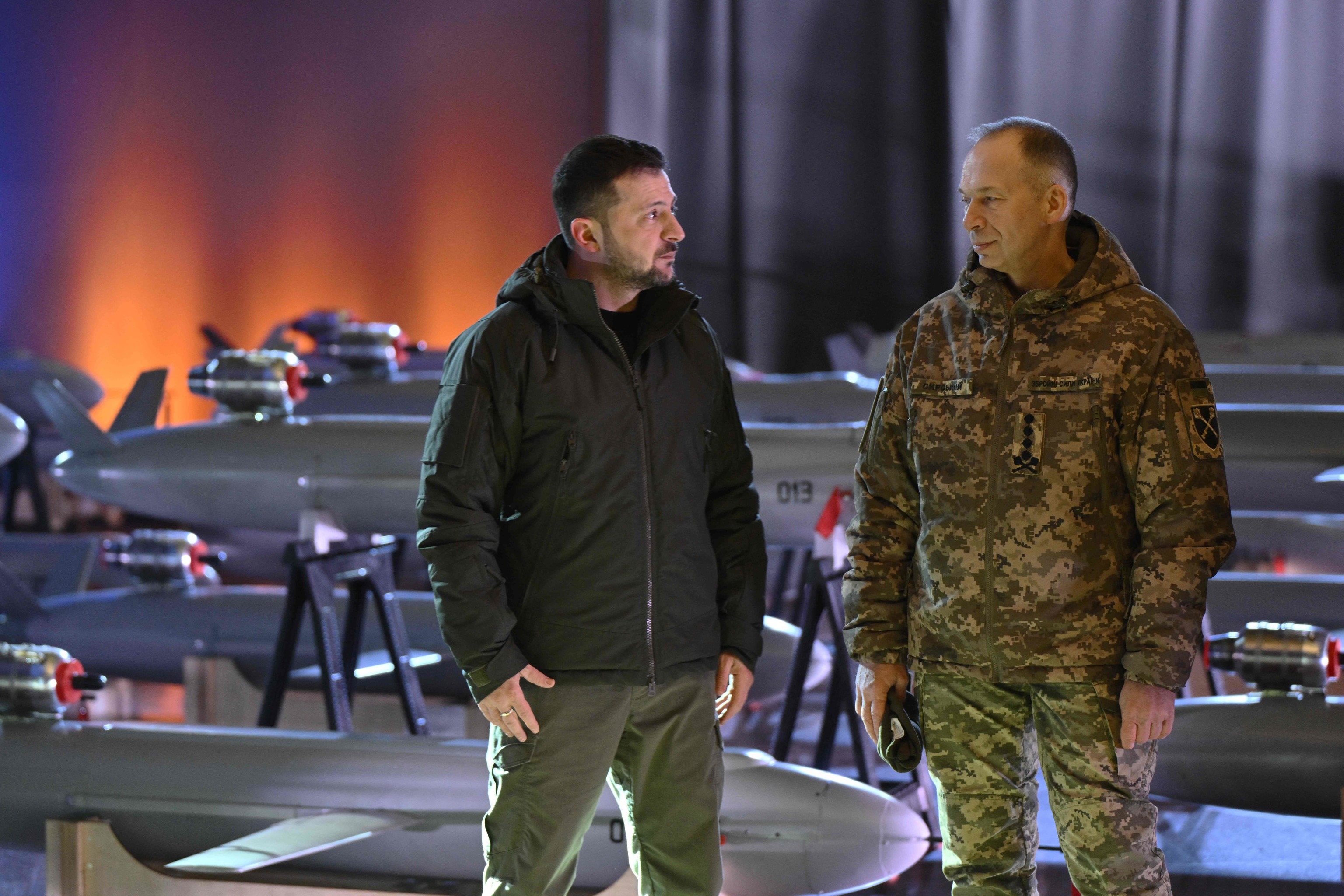 Zelenski destituye al jefe del ejército ucraniano tras días de protestas y nombra a su sucesor