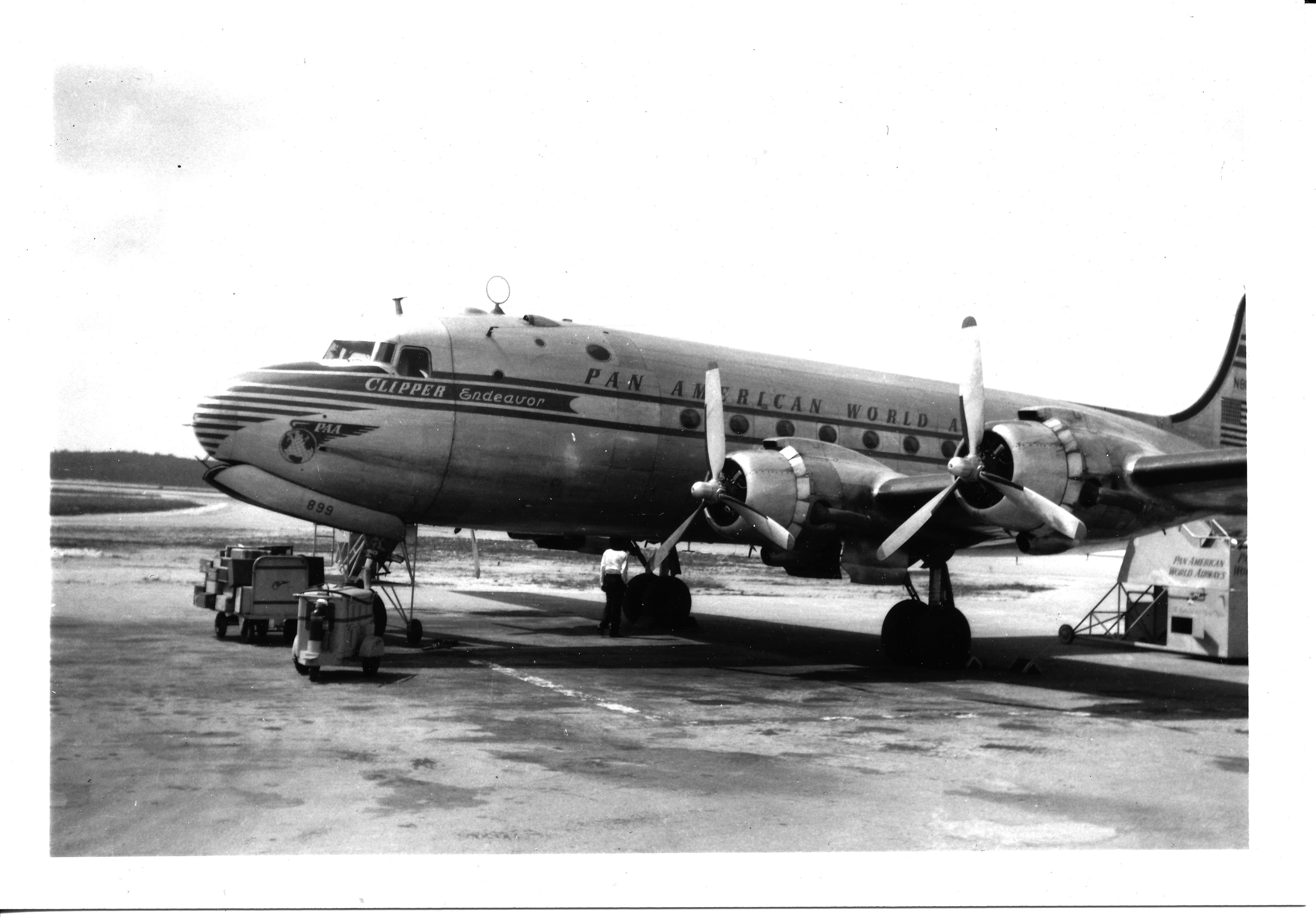 Encuentran los restos del avión de Pan Am en el que murieron 52 personas en el fondo del océano 74 años después de estrellarse