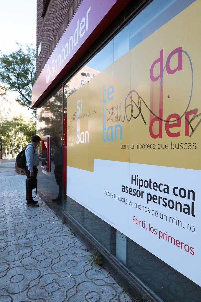 Las familias desploman sus peticiones de hipotecas: la banca cierra el grifo con condiciones más duras y rechaza más peticiones