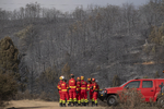 El fuego de La Mierla entra en "una fase de razonable optimismo" y comienzan los realojos: "Hay mucha tristeza, pero al menos las llamas no entraron al pueblo"