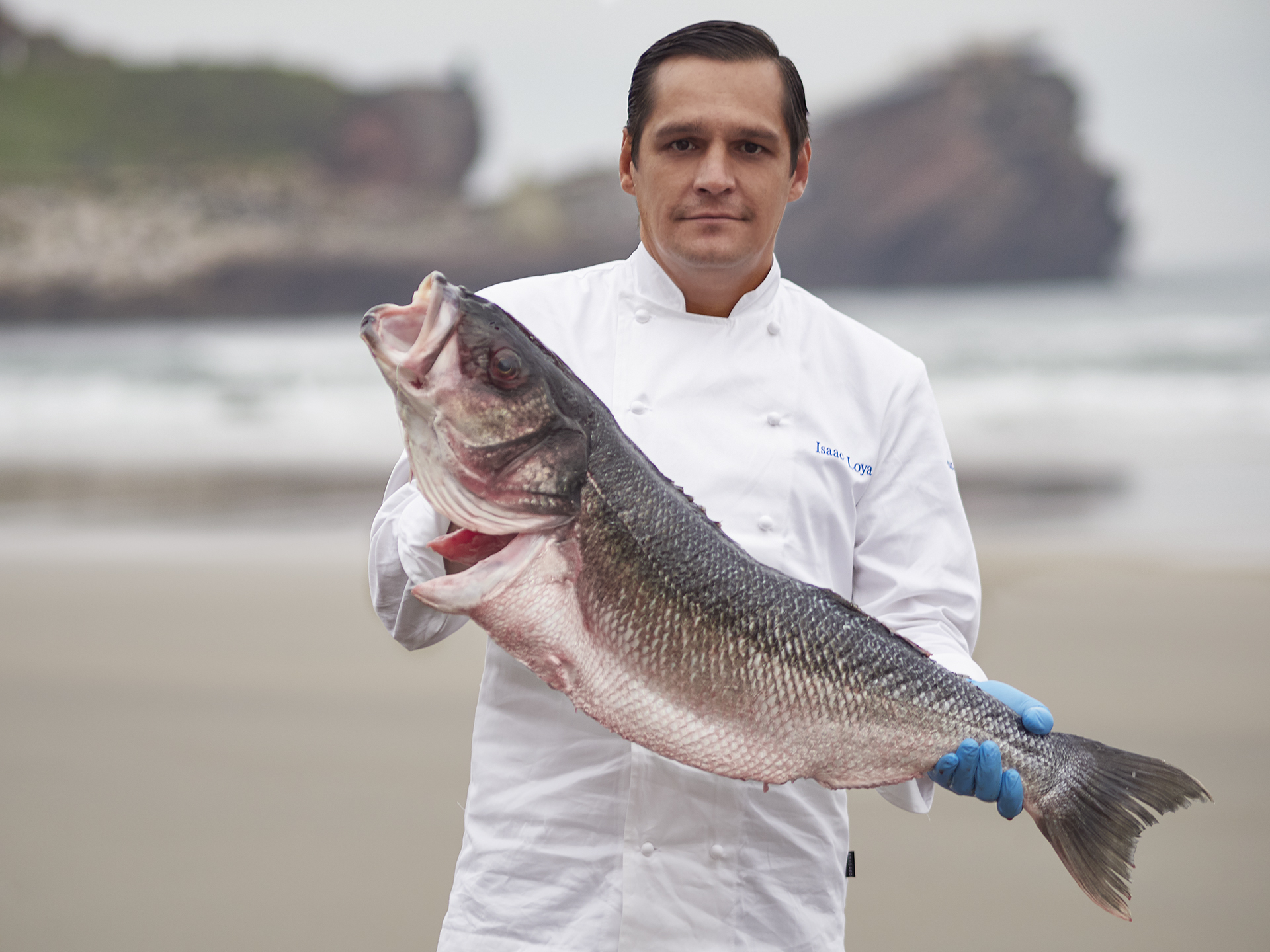 10 comedores de grandes chefs con estrellas Michelin para darse un homenaje asomados al mar