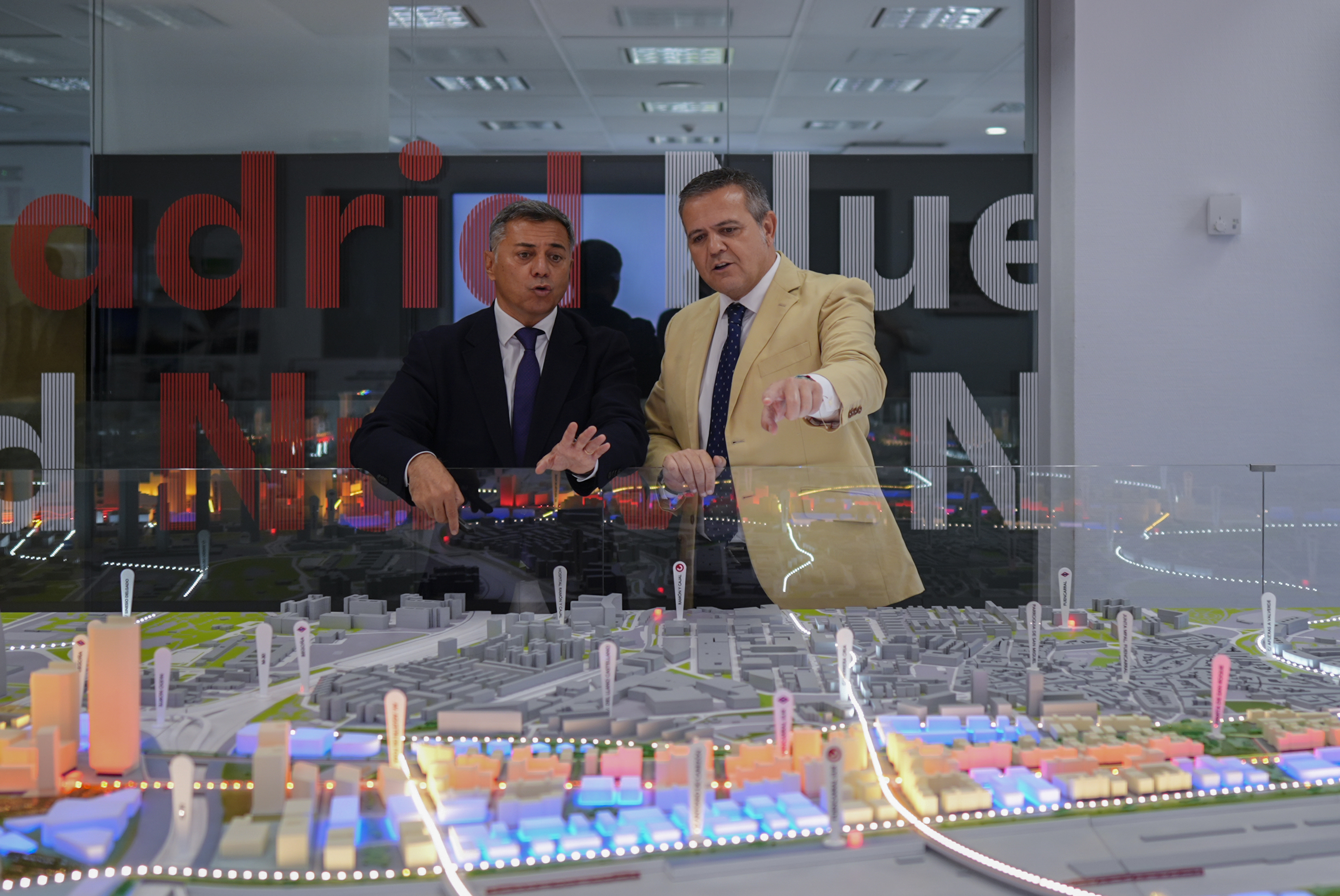 "Una línea, dos destinos": la L1 de Metro se bifurcará en Plaza de Castilla hacia Nuevo Norte y no se 'desconectará' de Pinar de Chamartín tras las quejas vecinales