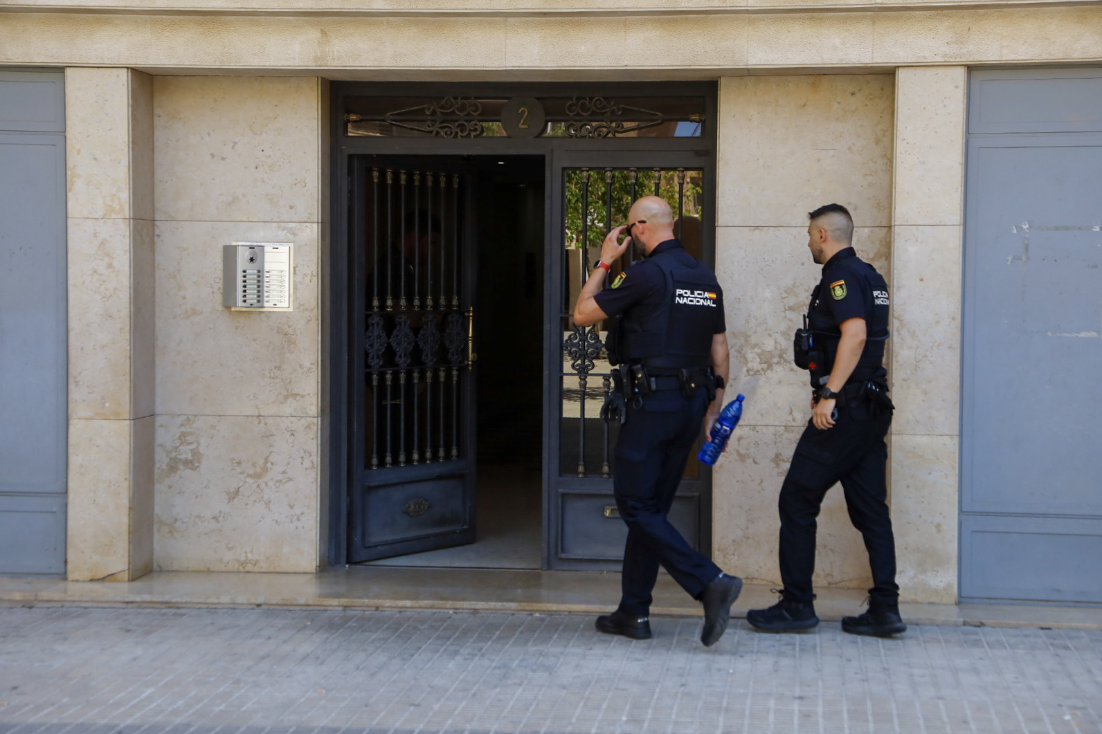 Se hacen pasar por policías y roban un tráiler en Alicante cargado con ropa de Inditex valorada en un millón de euros
