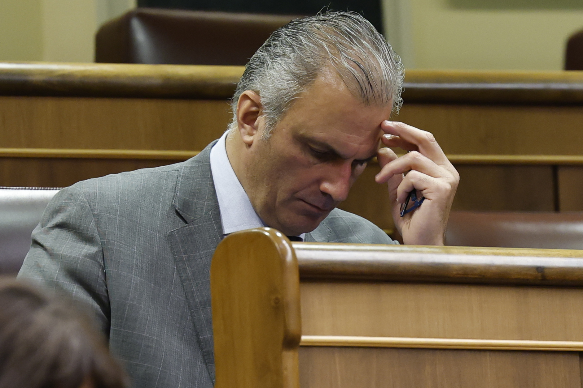 Ortega Smith ocupará el escaño y el despacho de Ábalos en el Congreso tras pasar al grupo mixto