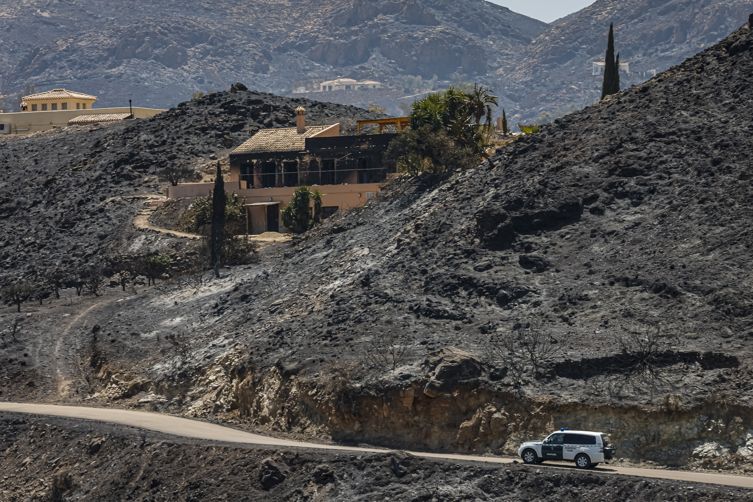 La oposición al completo exige al Gobierno de Juanma Moreno una comisión de investigación sobre el incendio en Los Gallardos en el que murieron 13 personas
