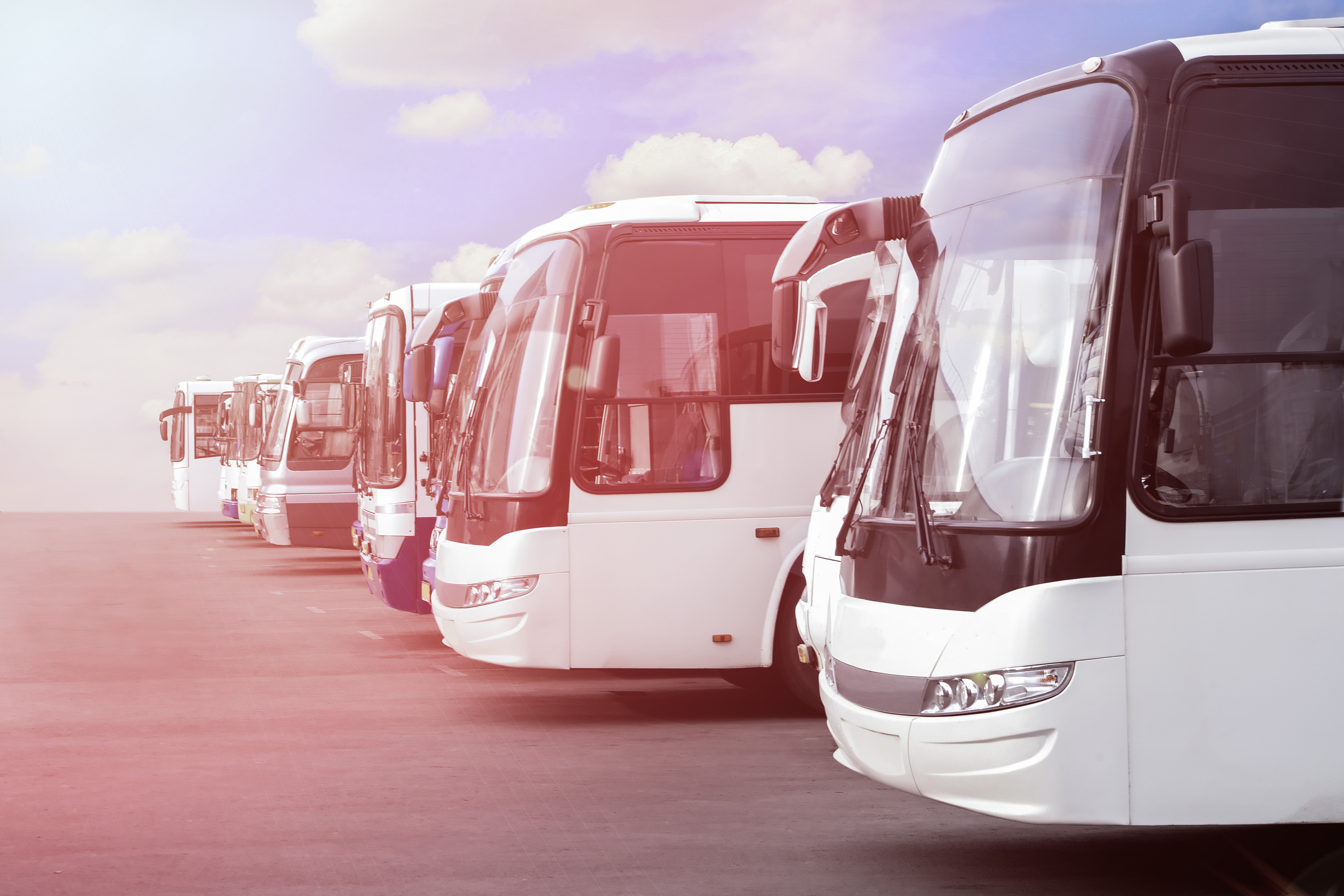 Las patronales tumban el plan de Renfe para crear su propia empresa de autobuses y la empresa responde que mantendrá su iniciativa