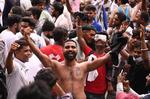 Las 'cucarachas' de India consiguen su primera victoria: la dimisión del ministro de Educación