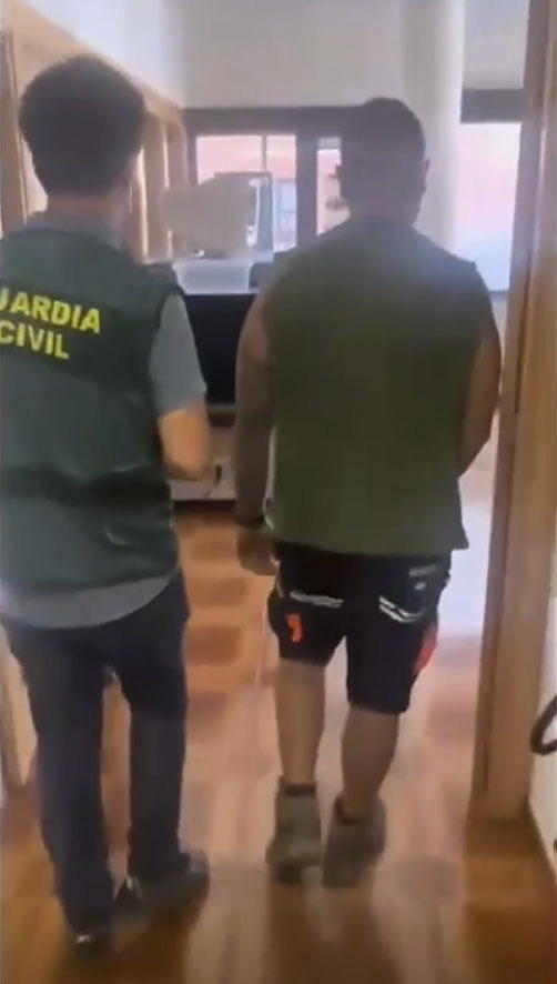 El detenido por el incendio de Ávila llevaba varios días usando la maquinaria prohibida para abrir caminos en la zona