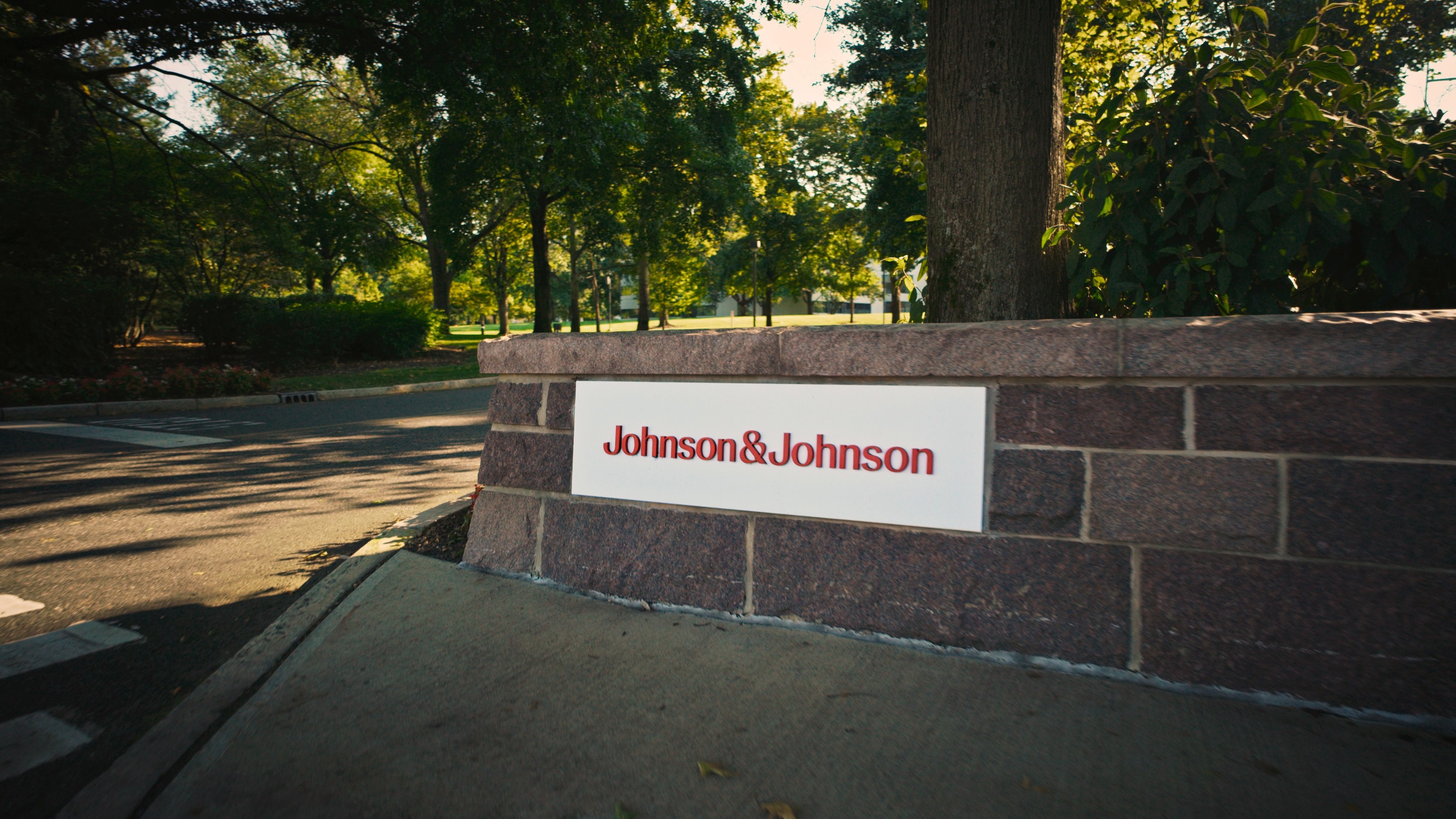 Johnson & Johnson propone un acuerdo de 5.500 millones para resolver las 76.000 demandas por su producto de talco