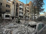 Una oleada de ataques rusos golpea Kiev, Dnipro y Leópolis dejando 13 muertos y moviliza a la aviación de Polonia