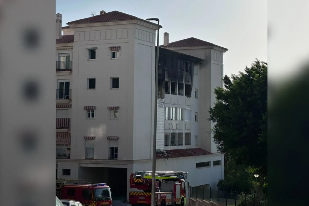 Mueren dos niños de 10 y 15 años en un incendio en una vivienda de Benalmádena (Málaga)
