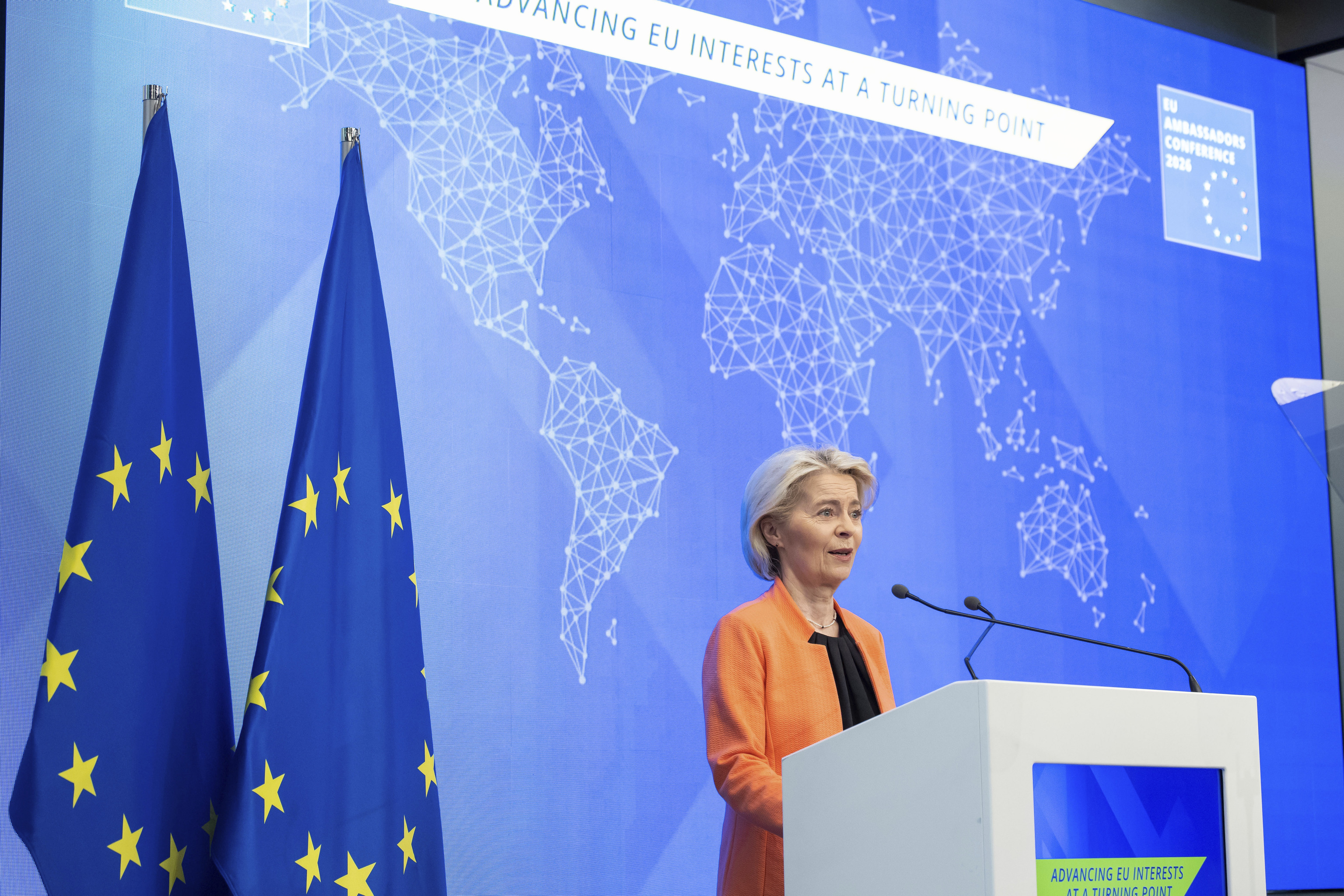 Bruselas lanza su convocatoria oficial para las gigafactorías de IA y amplía a siete el número de infraestructuras a construir para 2027