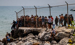 55 agentes sólo en primera línea cuando se desató el "caos" en Ceuta: "Era imposible controlarlo"