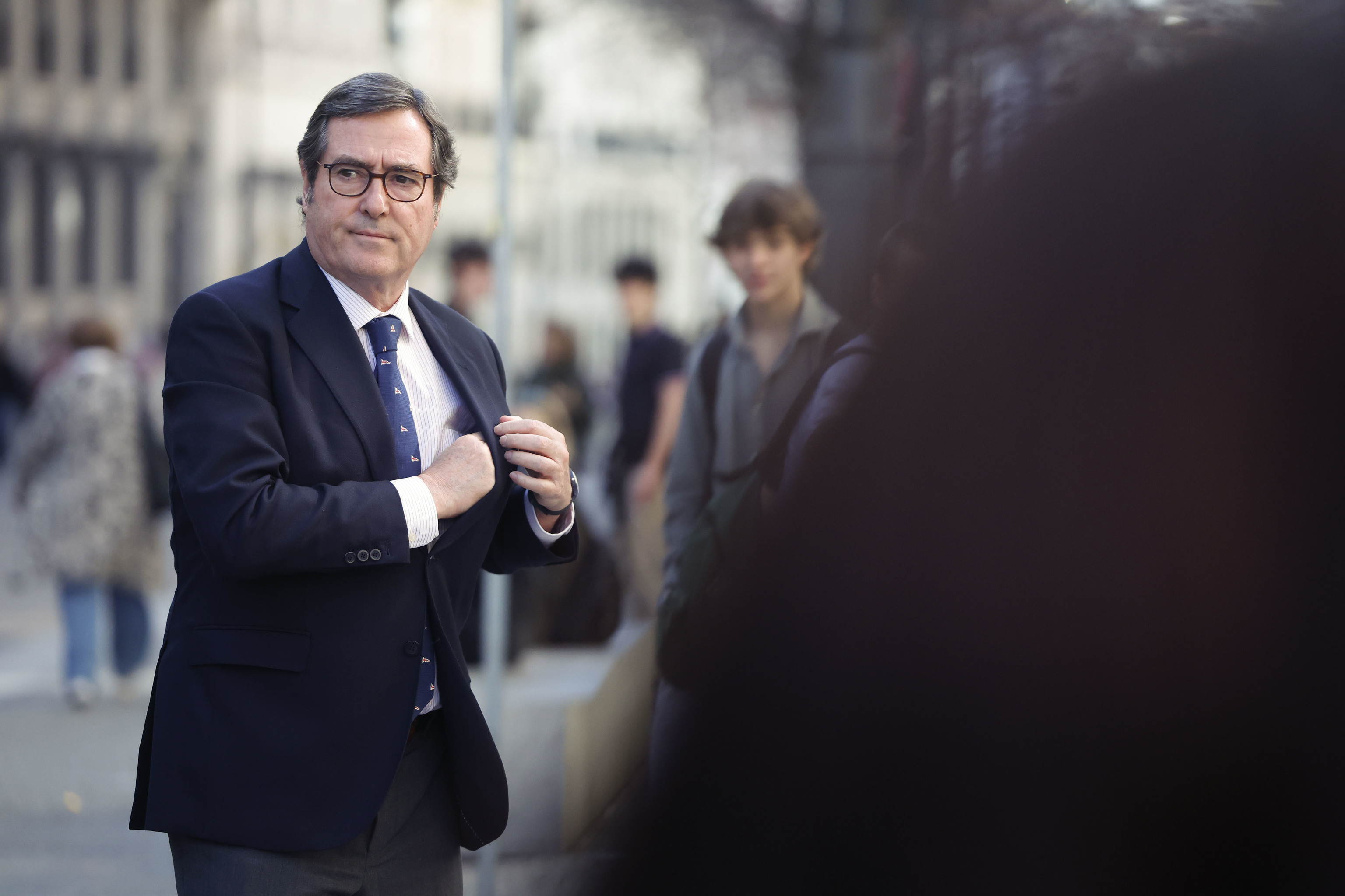 Garamendi allana el camino a la reelección con hasta el 60% de los votos ya amarrados y estrecha el margen para otra candidatura