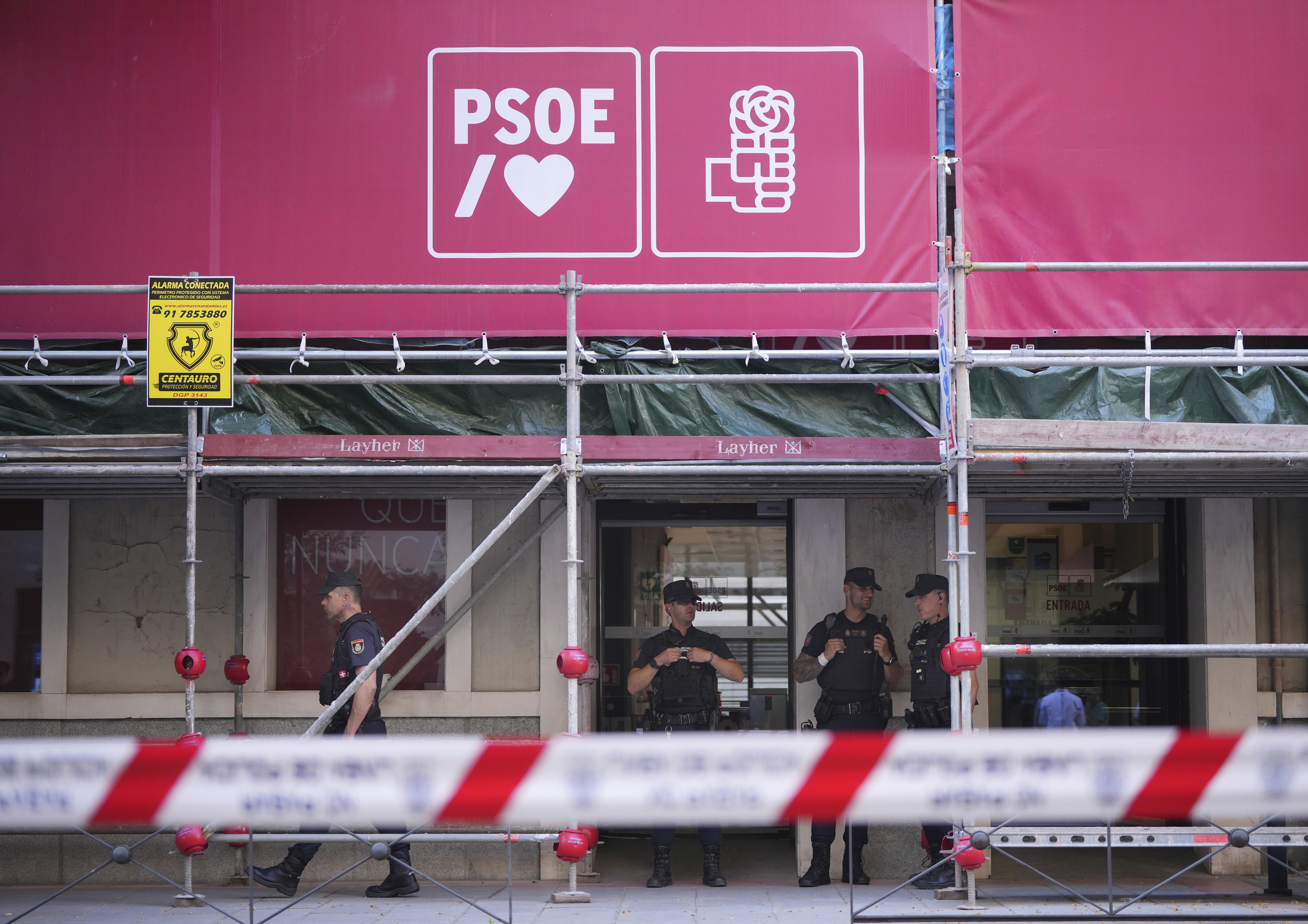 El juez abre una pieza separada económica para rastrear pagos del PSOE a Leire Díez y las cloacas