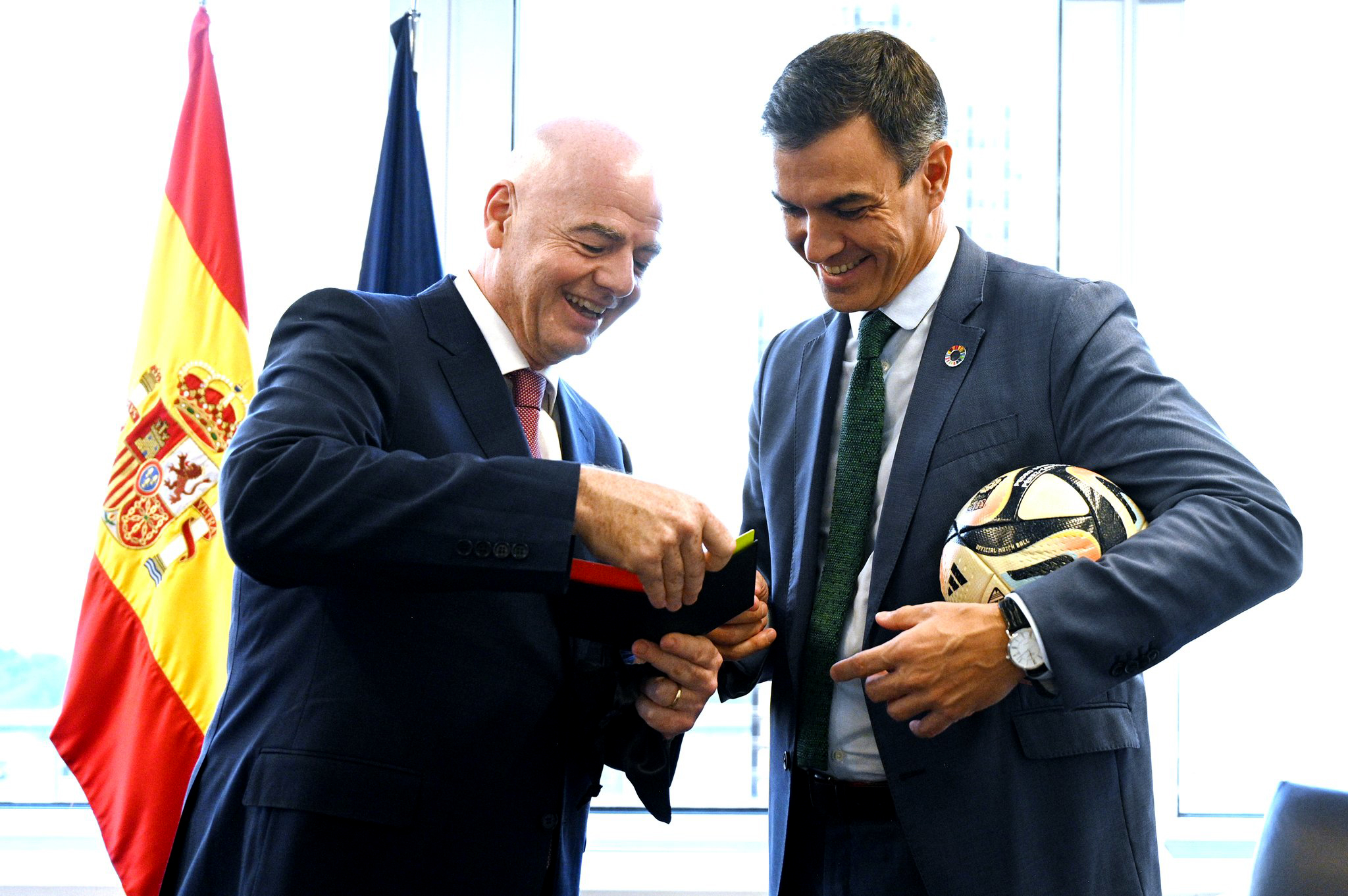Y, al fondo, el fútbol (y Florentino): la tensa relación entre Marruecos y España por la final del Mundial 2030
