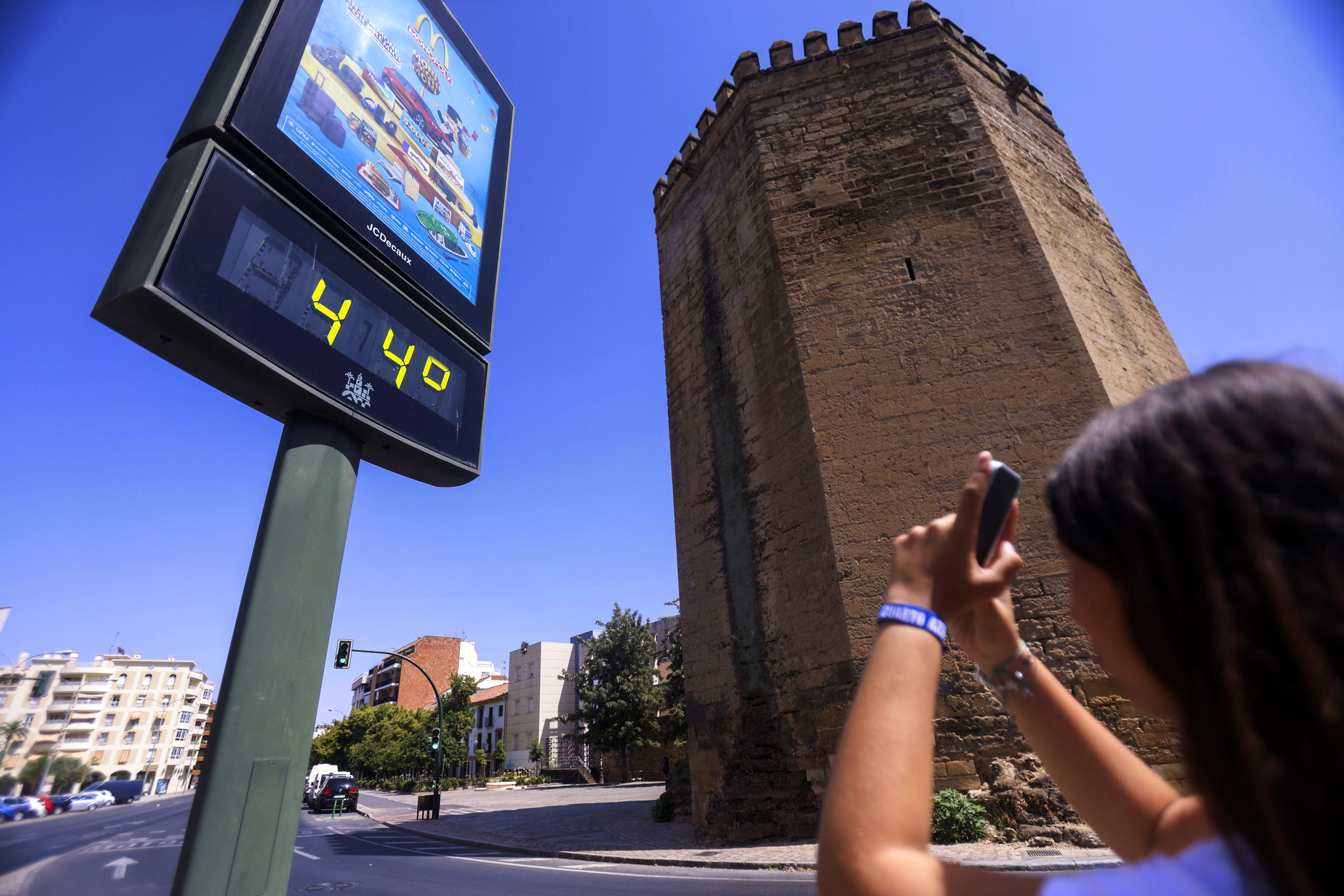 España iguala el récord de la década en mortalidad por calor: más de 3.000 fallecidos en tres meses