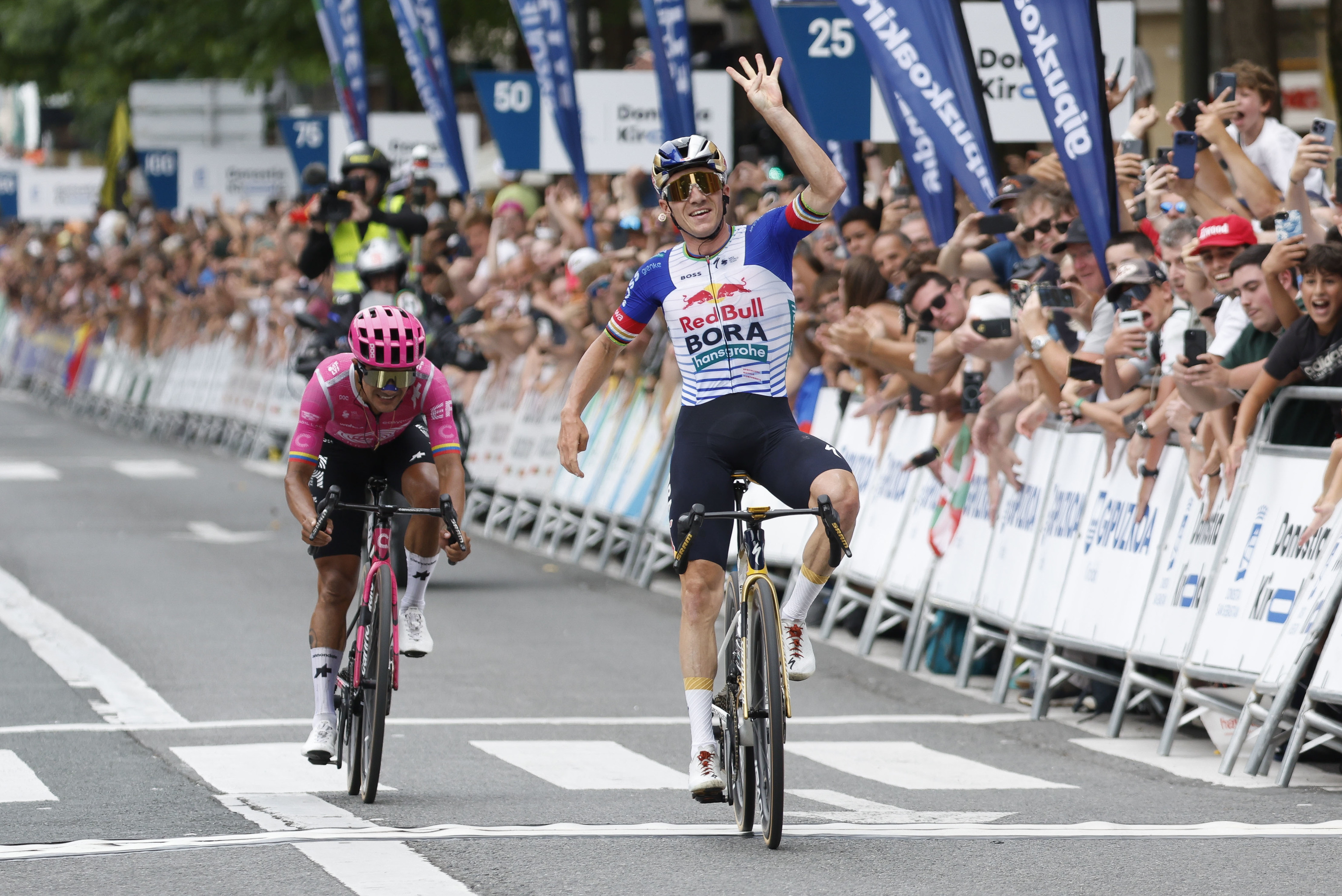Evenepoel rompe el récord de Lejarreta con su cuarta victoria en la Clásica de San Sebastián