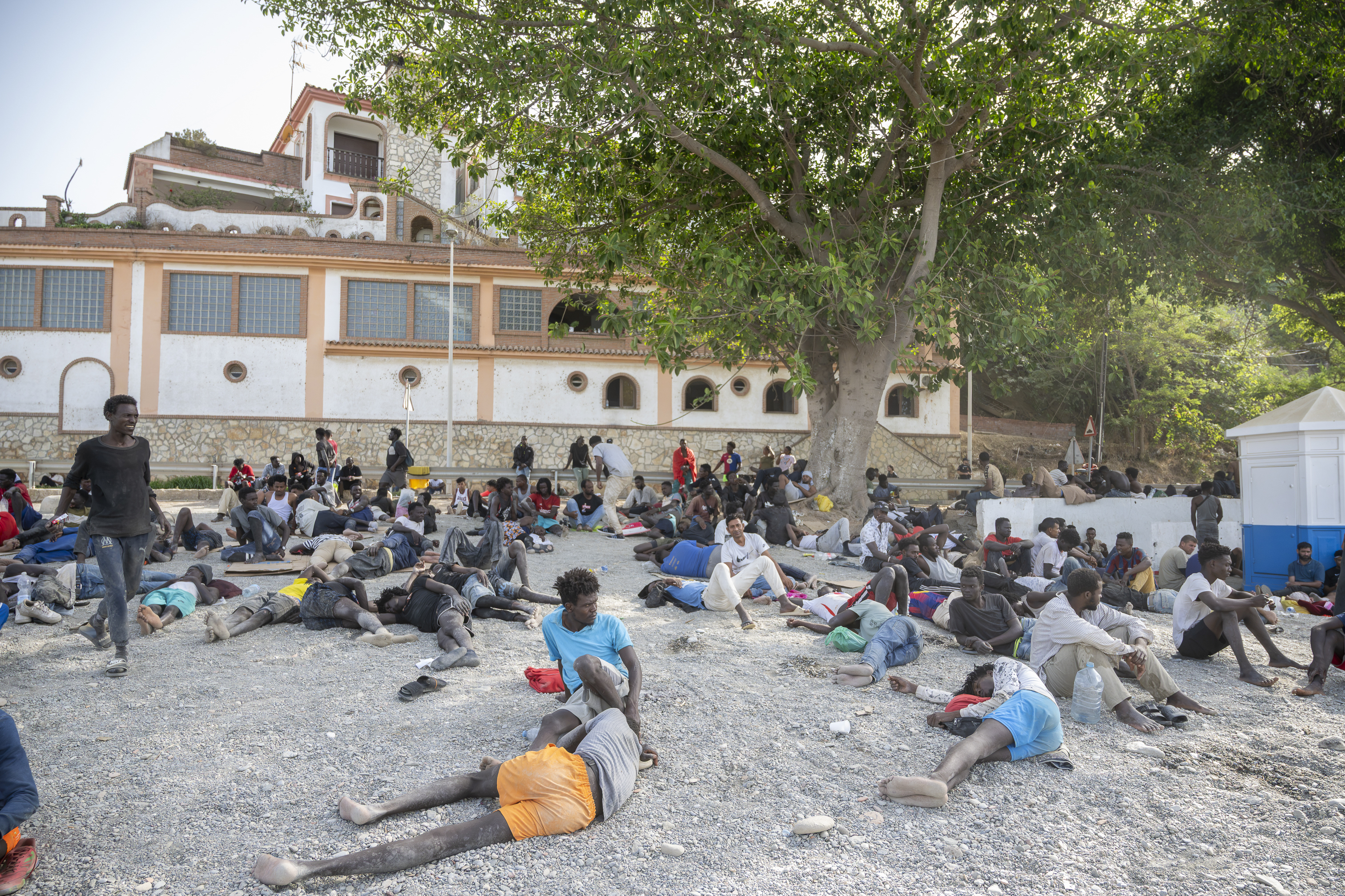 Los migrantes retratan la desidia de Marruecos ante la avalancha del jueves: "Había 3-4 gendarmes y sólo nos echaban hacia el mar"