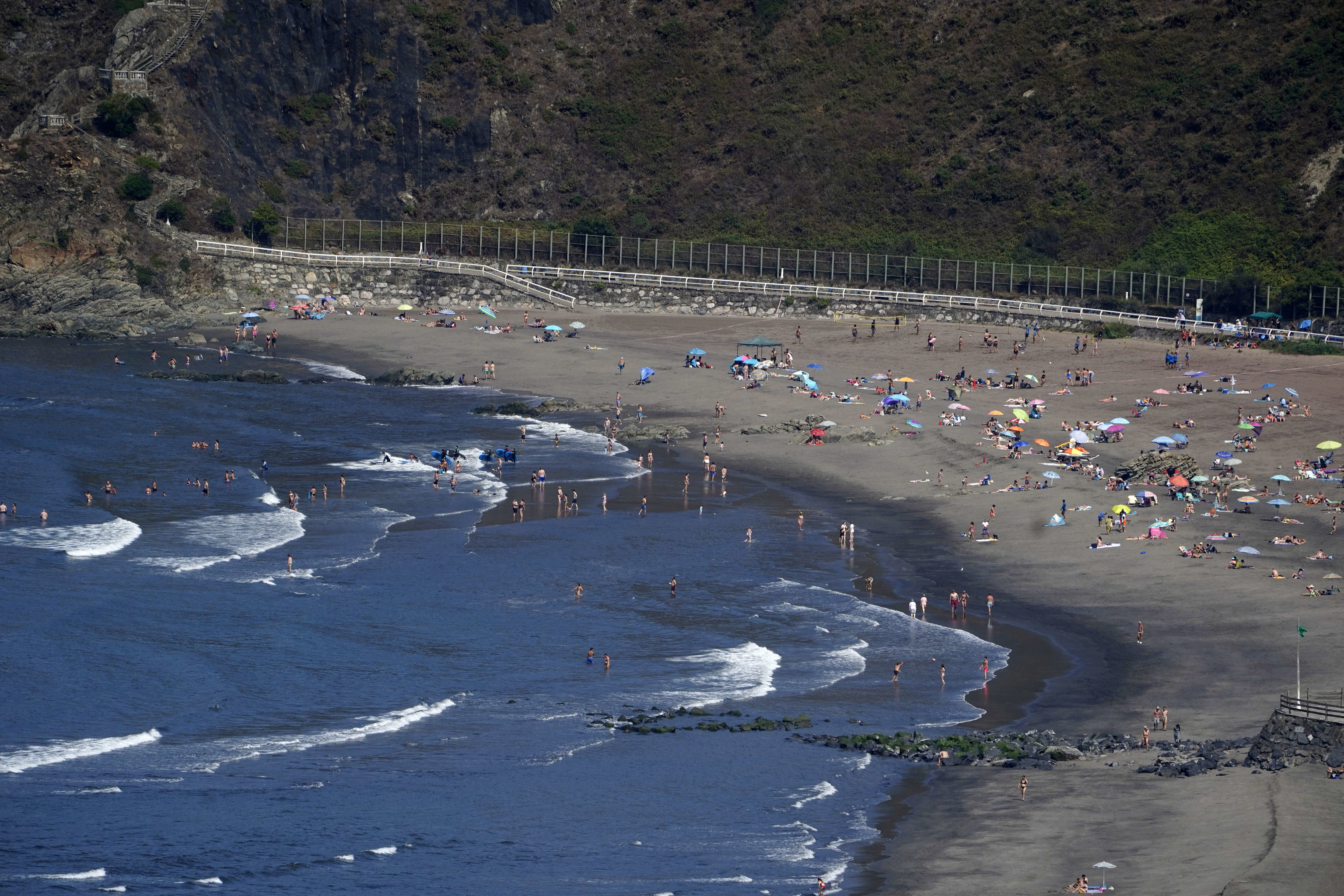 El calor da una tregua y llegan las tormentas  al noreste de la península