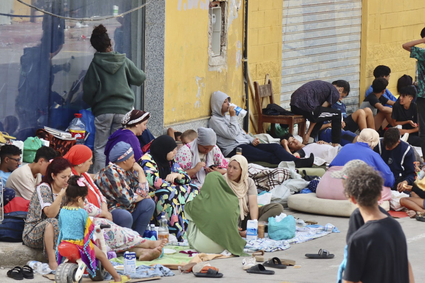 Los médicos ceutíes reclaman un plan de emergencia sanitaria: "Nos hemos organizado nosotros para evitar el colapso de los servicios"
