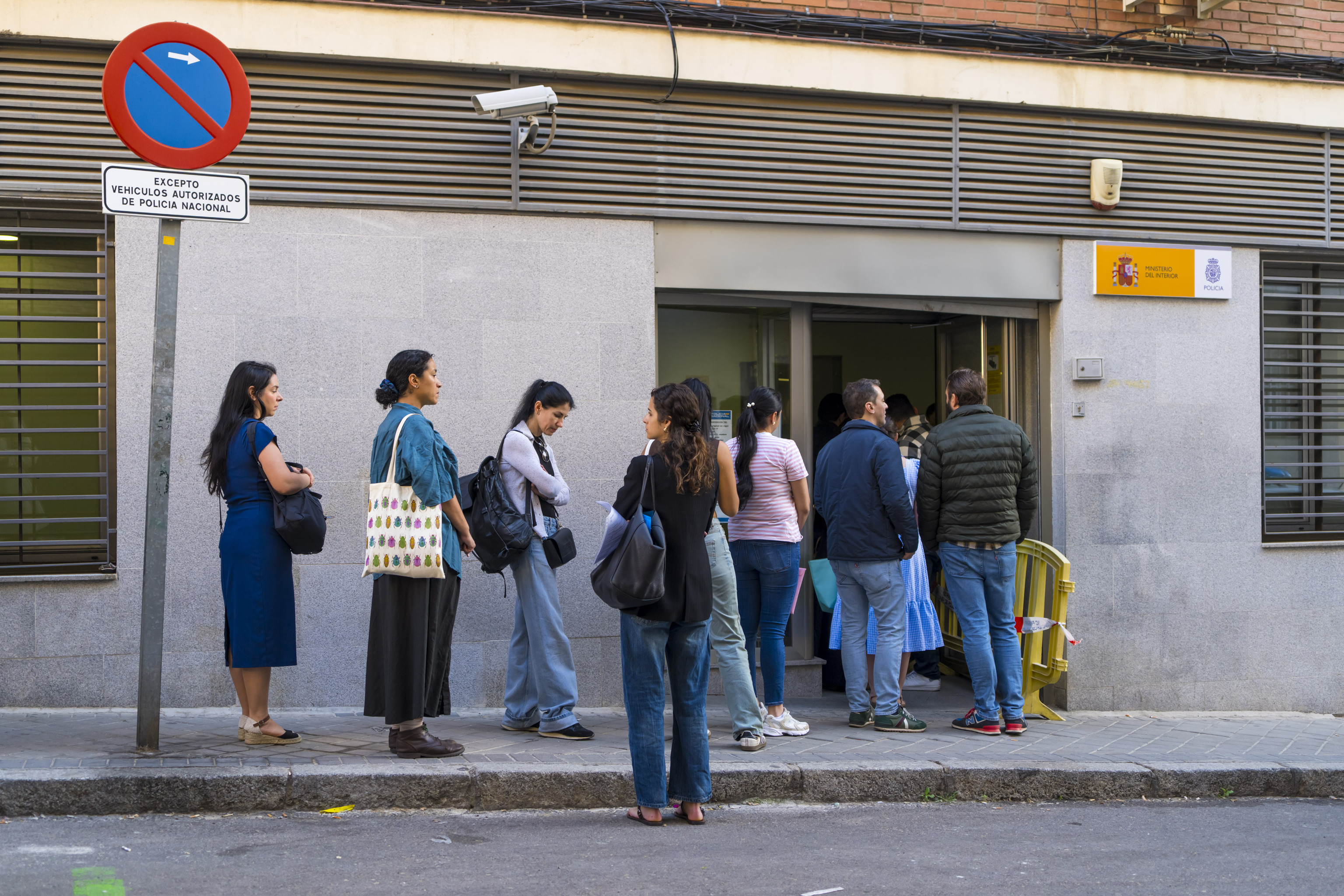 La regularización masiva de inmigrantes aporta en solo tres meses el 60% de todo el empleo extranjero creado en un año