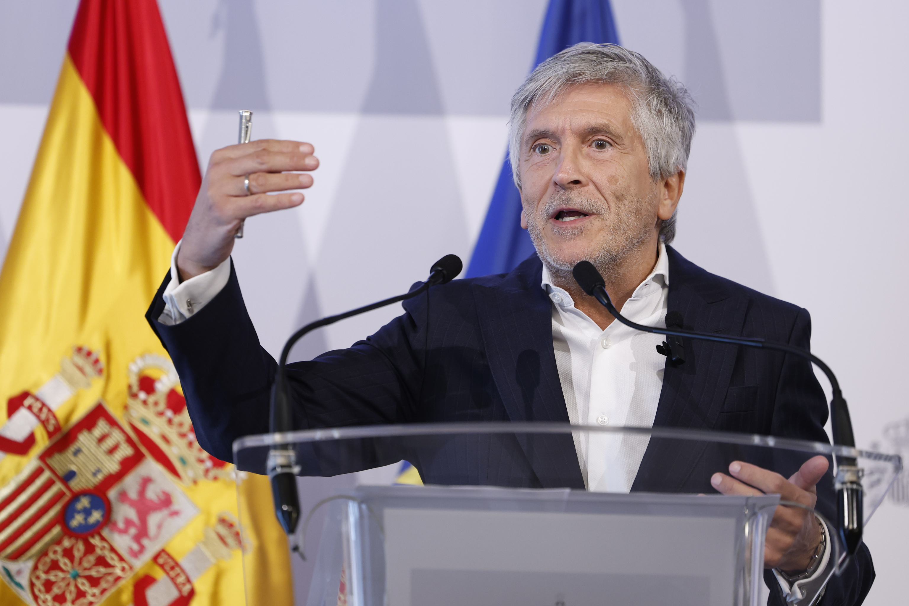 Marlaska insiste en que no hubo ningún "informe, aviso, ni comunicación" del CNI sobre "nada parecido" a la llegada de 72.000 personas a Ceuta
