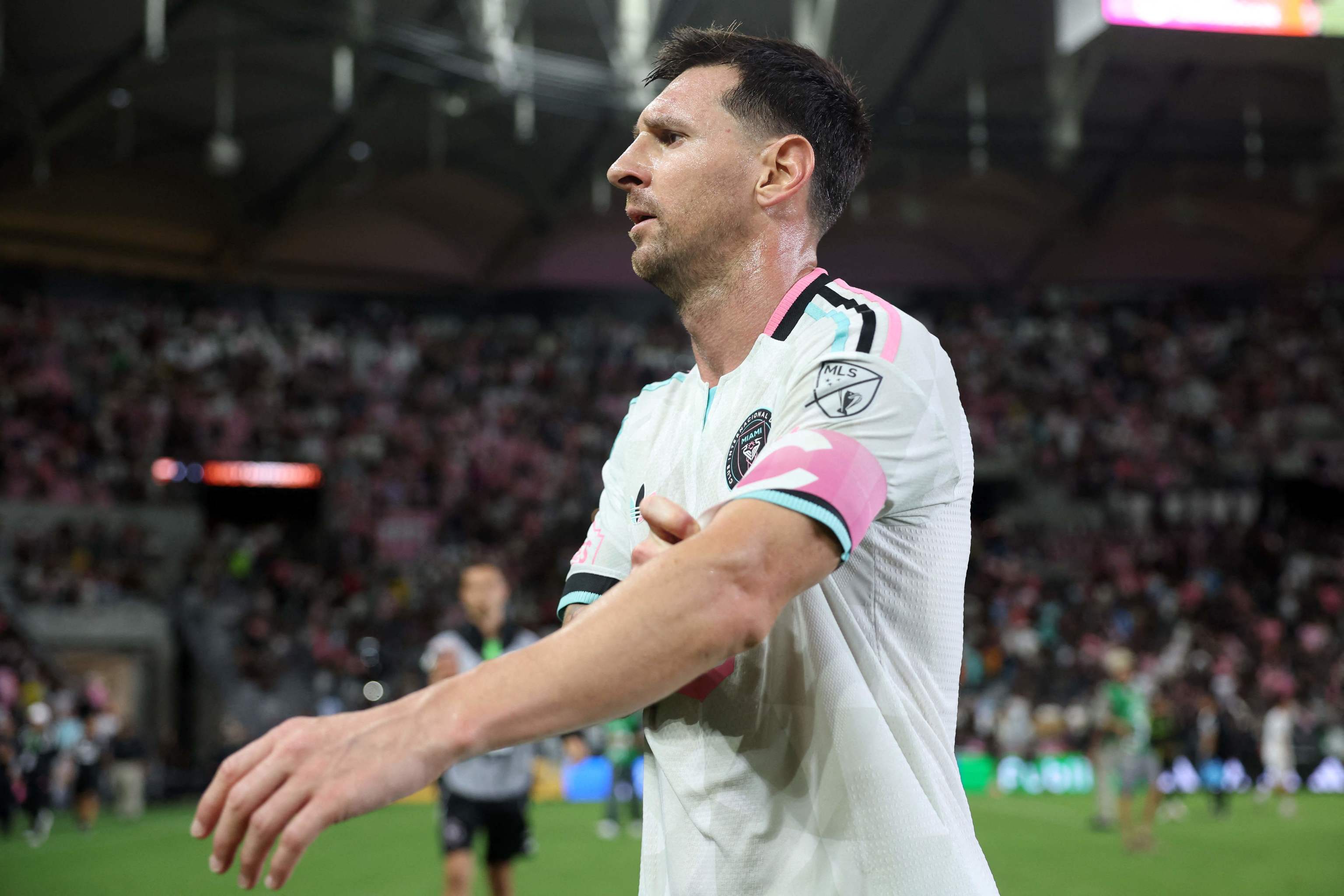 Ayuso anuncia que Messi ha donado 80.000 euros para la reconstrucción de la Sierra Oeste de Madrid tras los incendios