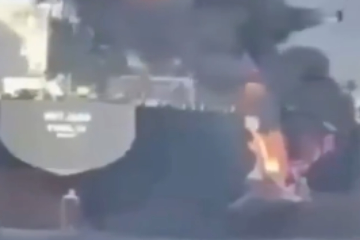 Un mercante indio se hunde en el mar Rojo tras un ataque procedente de Yemen