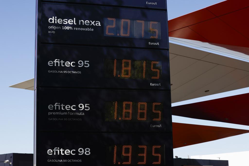 El precio de los carburantes se dispara un 20% desde que decayó la ayuda del IVA a principios de julio