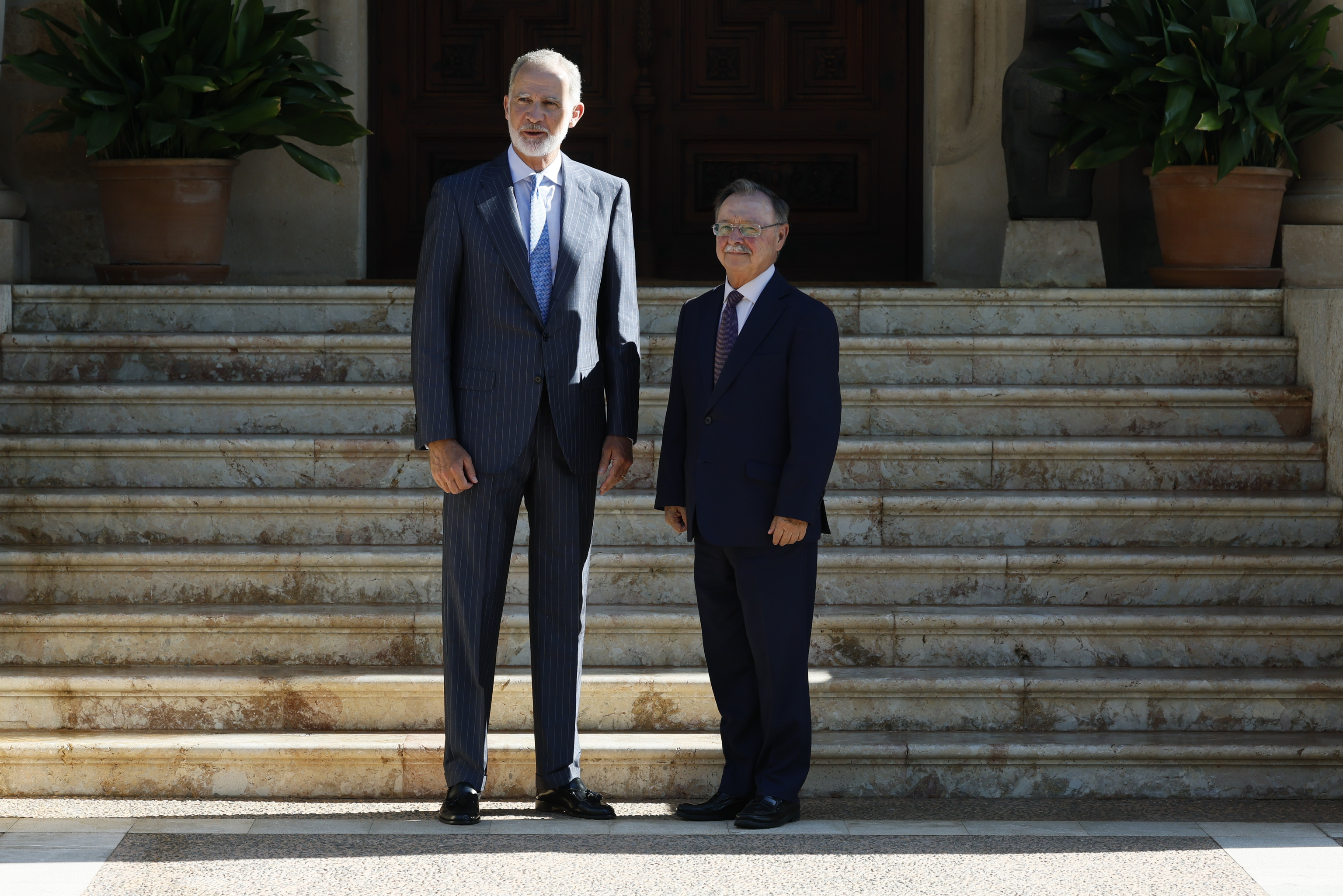 Felipe VI transmite a Vivas su "compromiso personal de visitar Ceuta" tras su reunión en Marivent: "No me cabe duda de que el Rey vendrá"