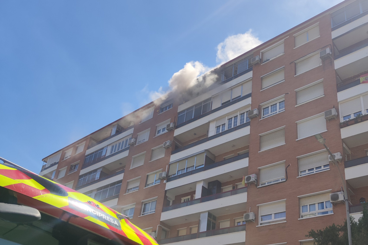 Muere una mujer de 45 años en un incendio originado en una vivienda de Alcorcón