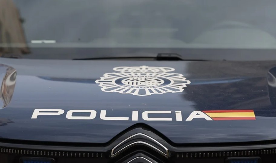 Muere un hombre presuntamente estrangulado en una vivienda de Madrid