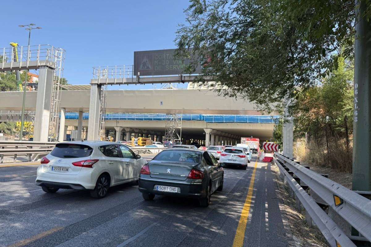 Un hombre resulta herido grave al tratar de cruzar la M-30 por el distrito de Arganzuela