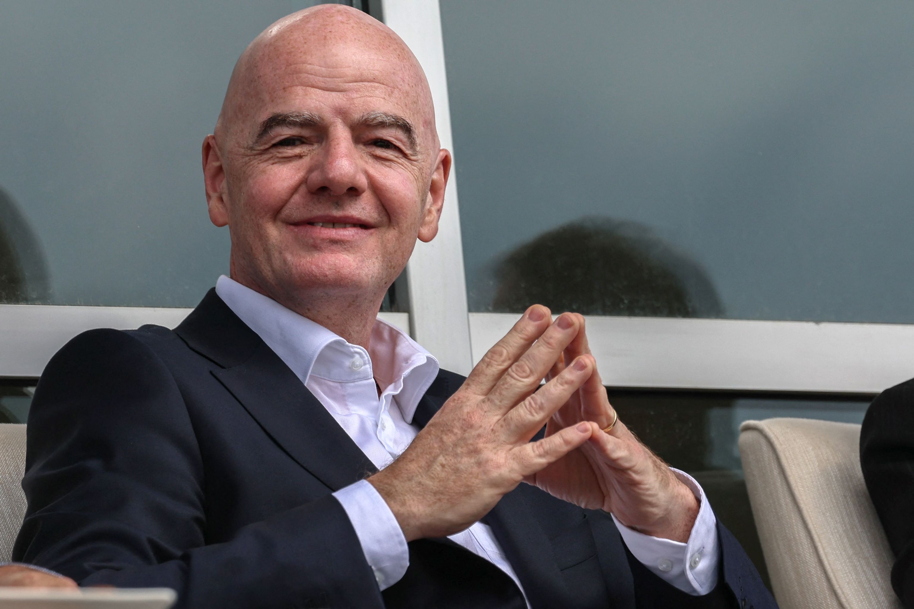 The Telegraph afirma que la UEFA pagó a una supuesta amante de Infantino y este lo niega