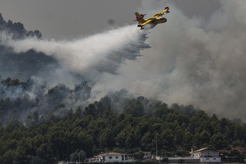 El PP denuncia el "mal uso" de los fondos europeos para los hidroaviones: "Quedan cinco años con una flota obsoleta"
