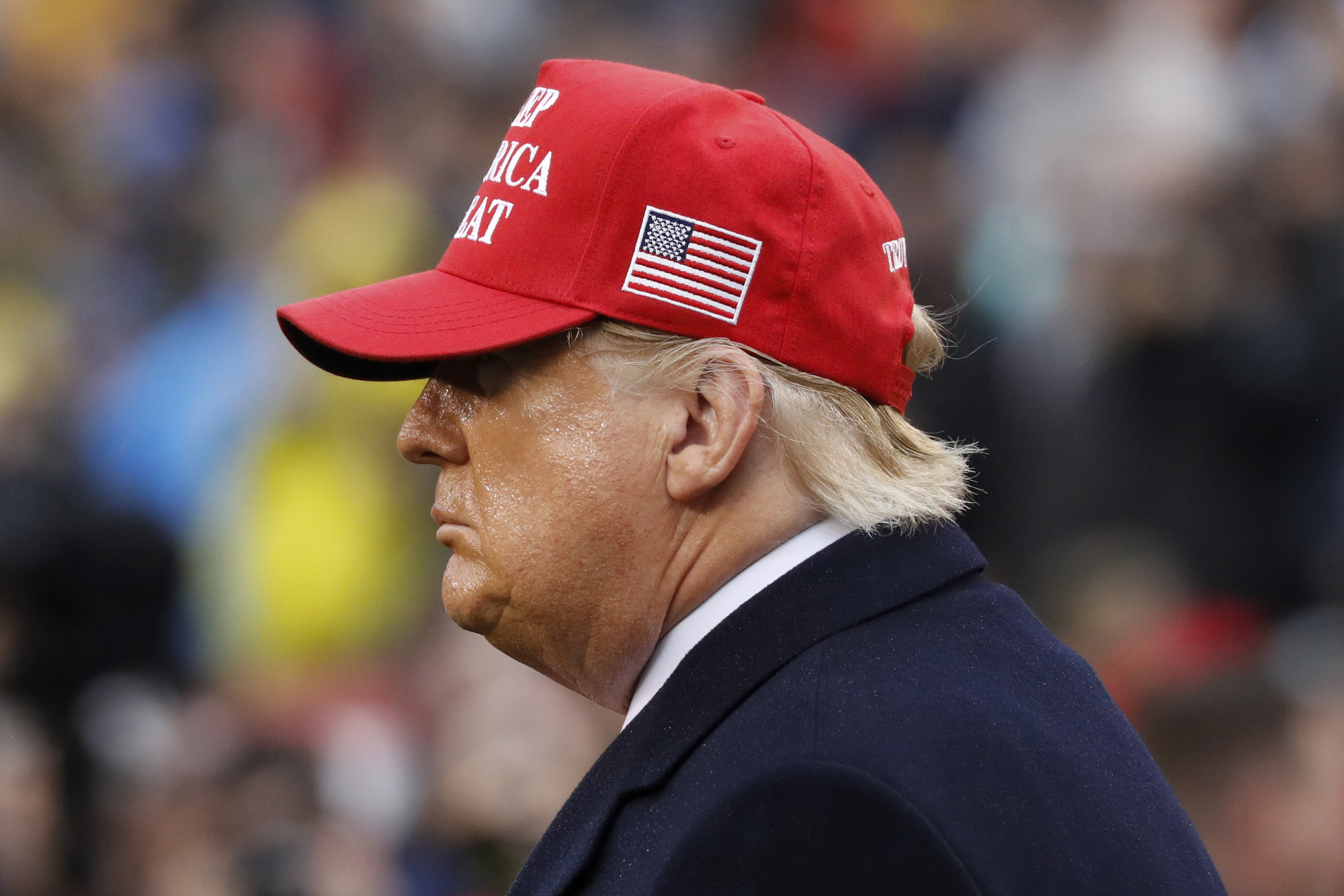 Montajes, búnkeres y anticristos: la máquina de la conspiración se vuelve también contra Trump