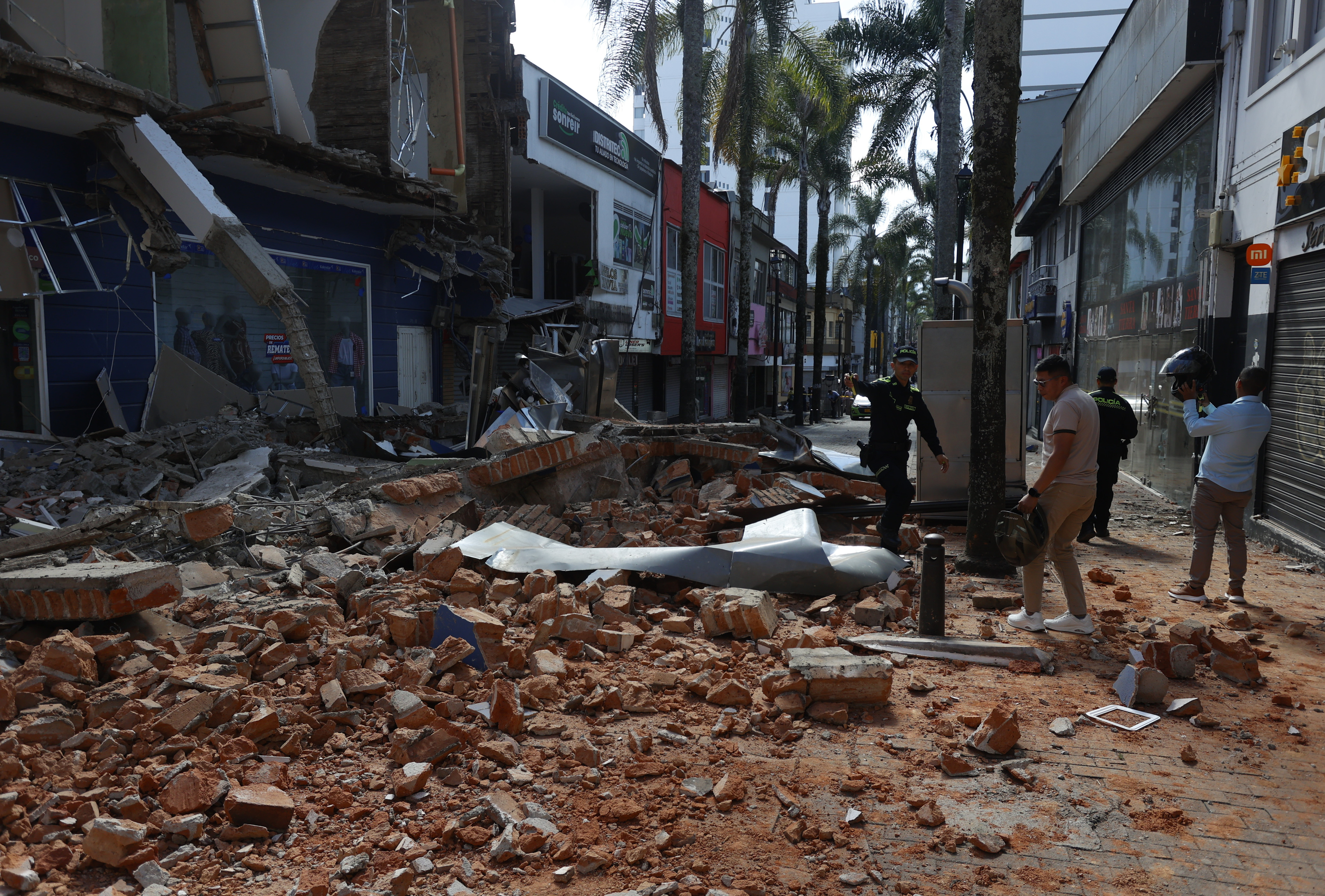 Testigo directo desde Manizales: "La ciudad está completamente colapsada, la mayoría de las edificaciones están casi en ruinas"
